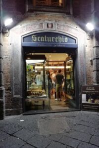 Façade de la la pâtisserie Scaturchio à Naples