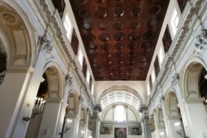 Intérieur de la chiesa Sant'Anna Dei Lombardi à Naples