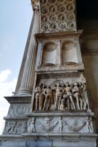 Sculpture du castel Nuovo à Naples