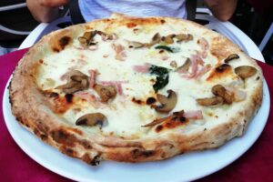 Pizza du caffè San Ferdinando à Naples