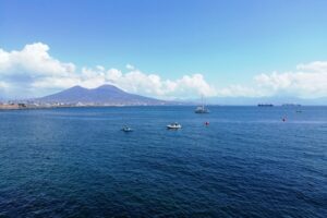 Vue sur la mer et le Vésuve