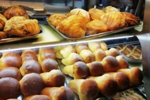 Vitrine de la pâtisserie Scaturchio à Naples