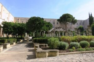 Jardin du cloître des Clarisses à Naples