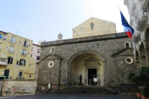 Extérieur de la chiesa Sant'Anna Dei Lombardi à Naples