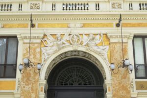 Intérieur de la Galleria Umberto I à Naples