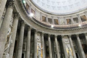 Intérieur de la basilica San Francesco di Paola à Naples