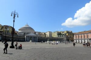 Piazza Plebiscito à Naples