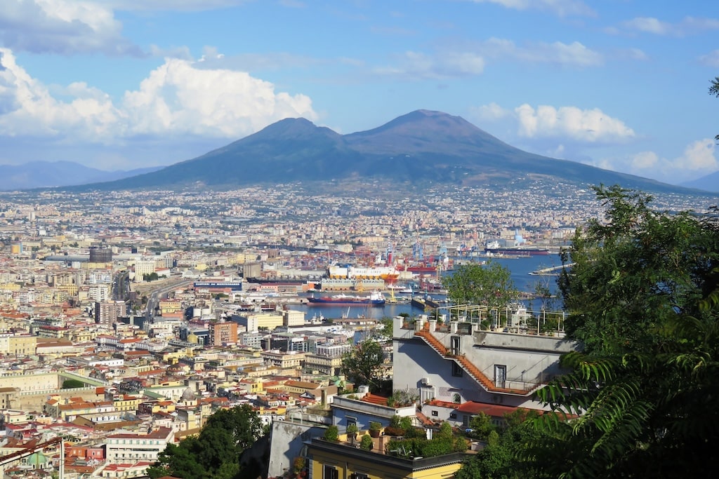 Vue sur Naples et le Vésuve